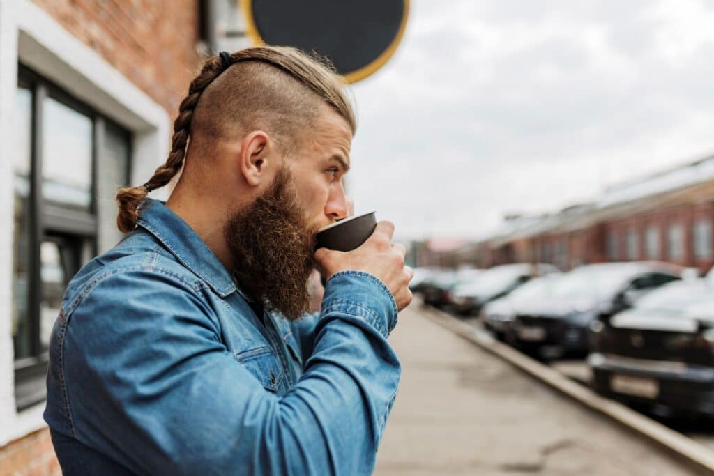 undercut coupe viking homme roux