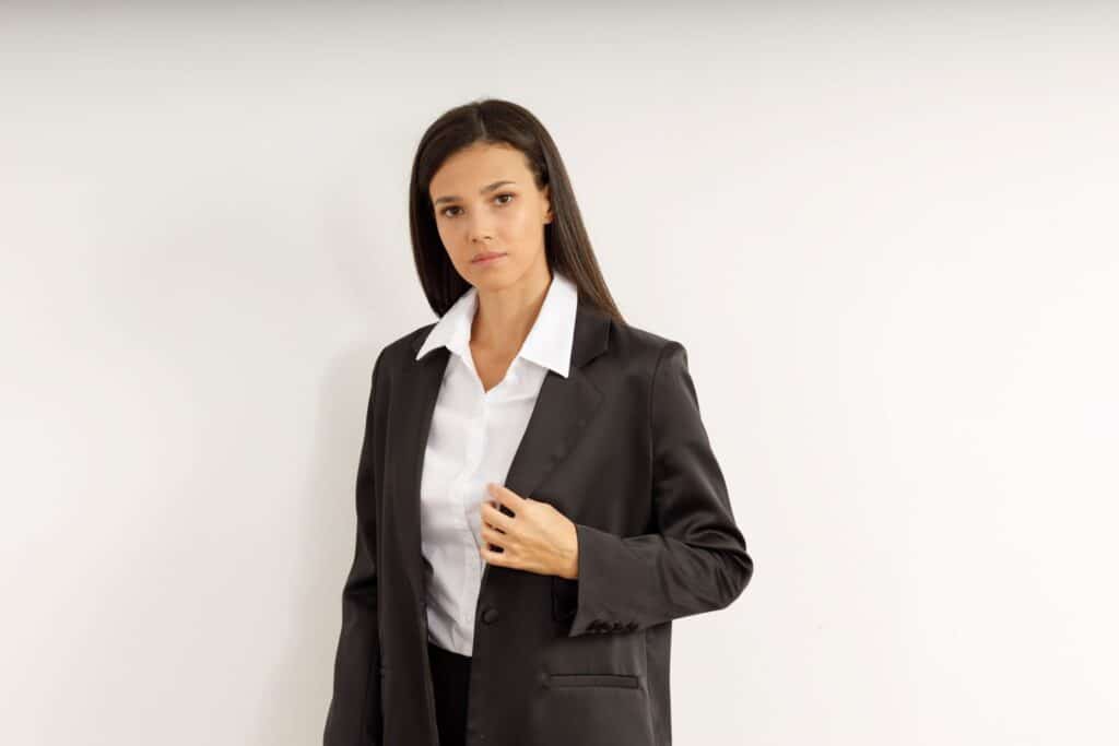 veste tailleur chemise blanche