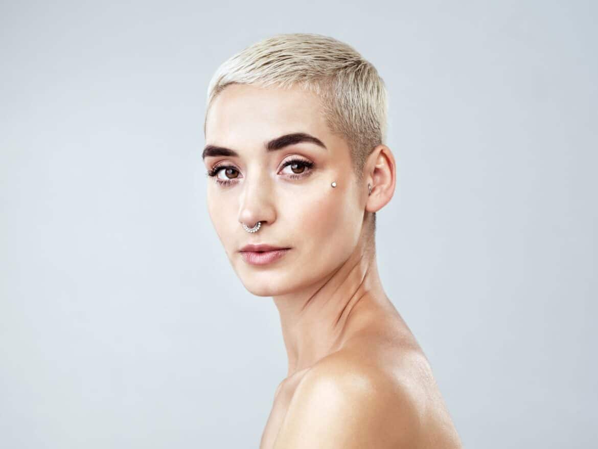 coupe garçonne blonde