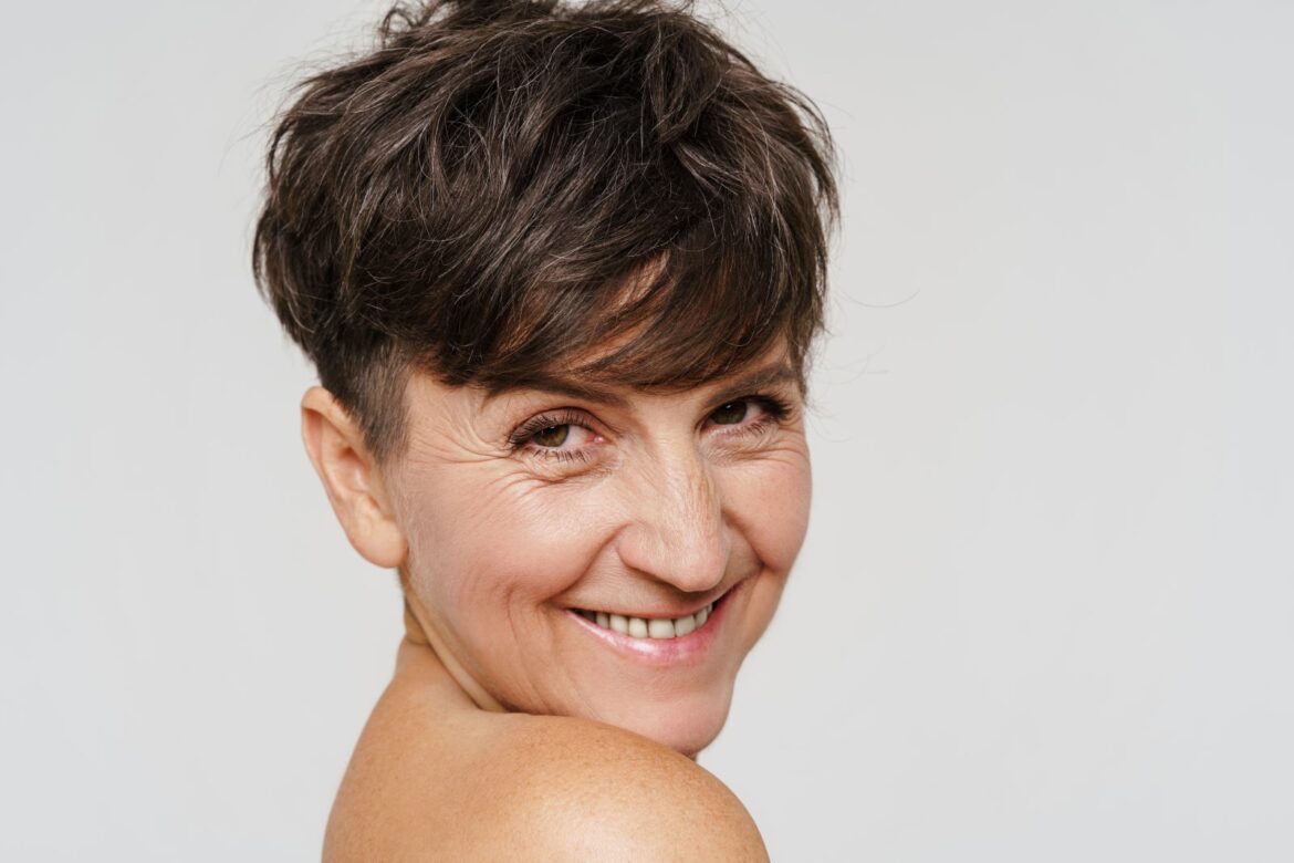 bixie cut cheveux noirs