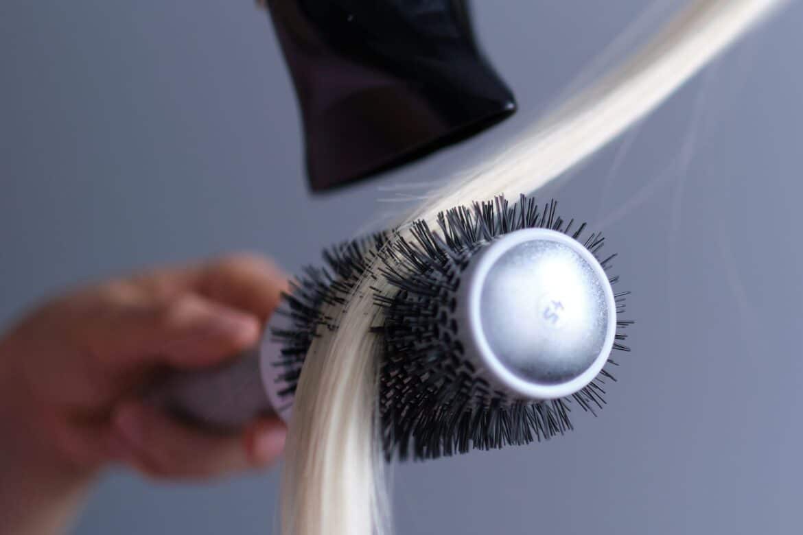 brushing volumineux cheveux femme