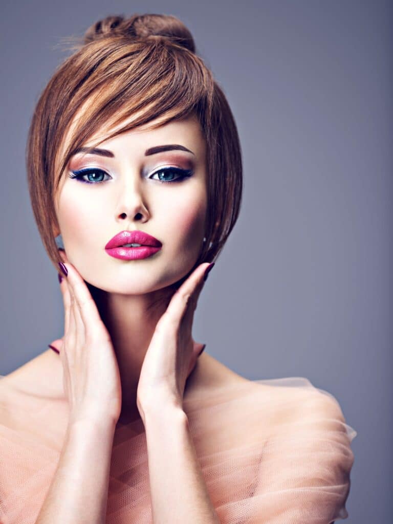 carre ultra-court jeune femme