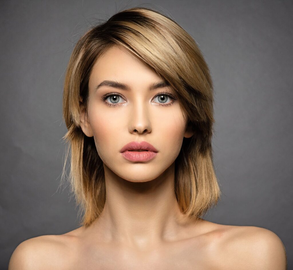 coupe mi-longue chic femme blonde